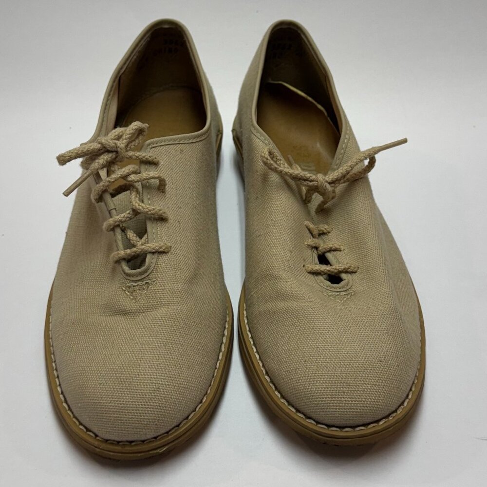 Freddie's Women's 8.5 Tan Canvas Lace Up Flats